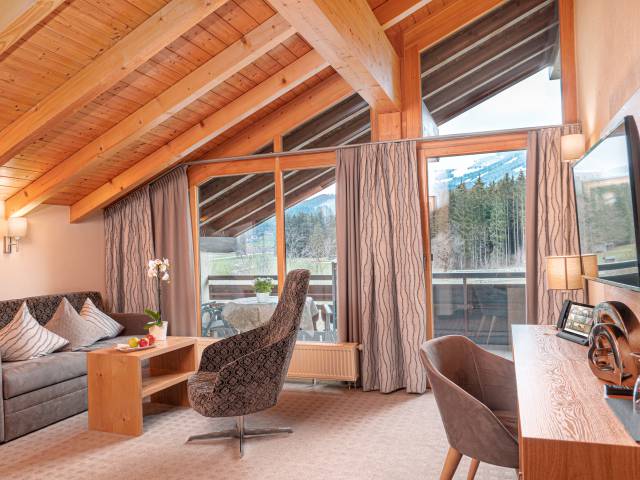Living room, 54-60 m² suite